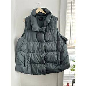 Athleta Women's Plus Gray Green Puffy Vest | Size 3X